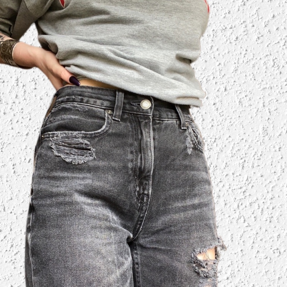 American Eagle Distressed Mom Jeans